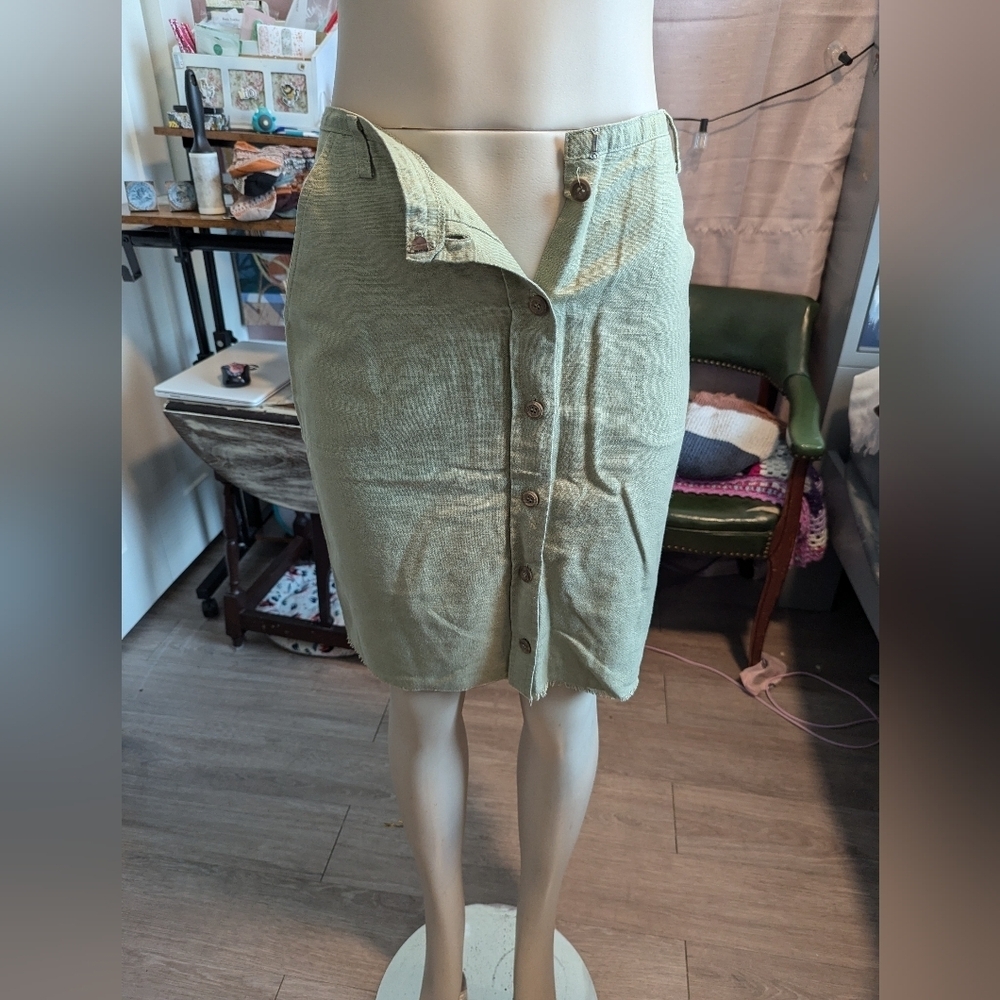 Lizsport Olive green linen skirt size small (Liz Sport).